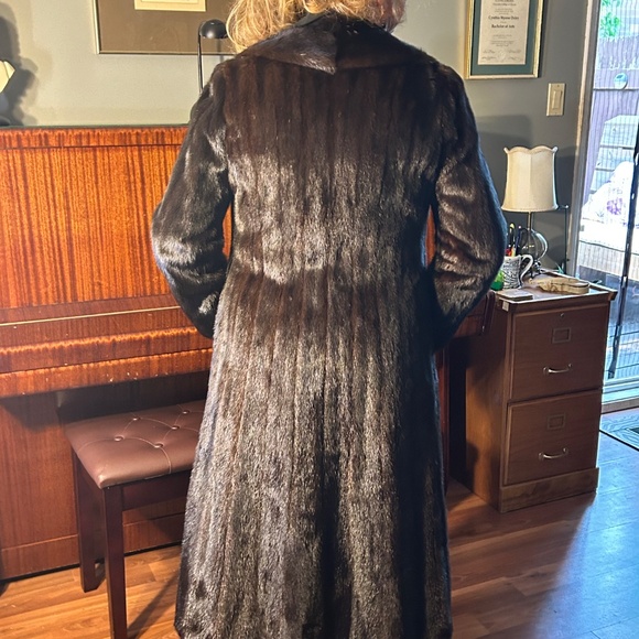 Vintage Holt Renfrew Mink Coat - Picture 5 of 10